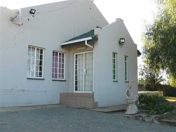 3 Bedroom House 3 Bedroom House