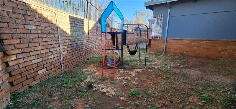 3 Bed House in Boksburg South photo number 13