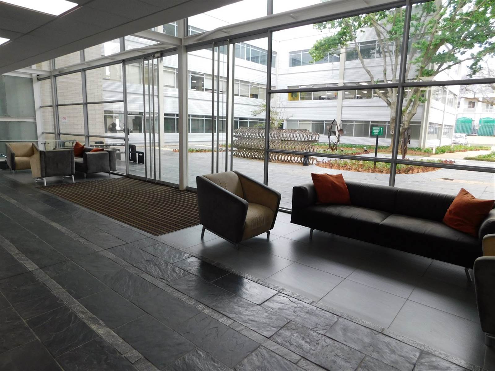 314  m² Commercial space in Illovo photo number 2