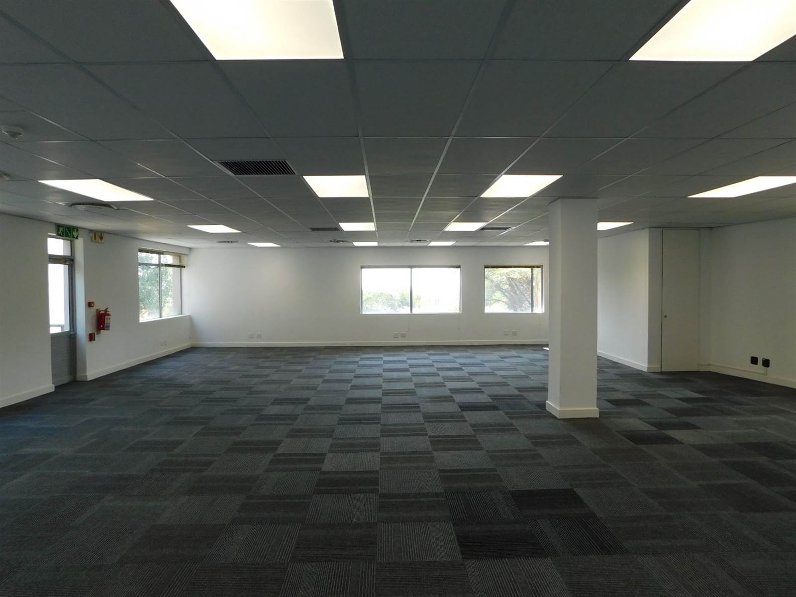 314  m² Commercial space in Illovo photo number 15