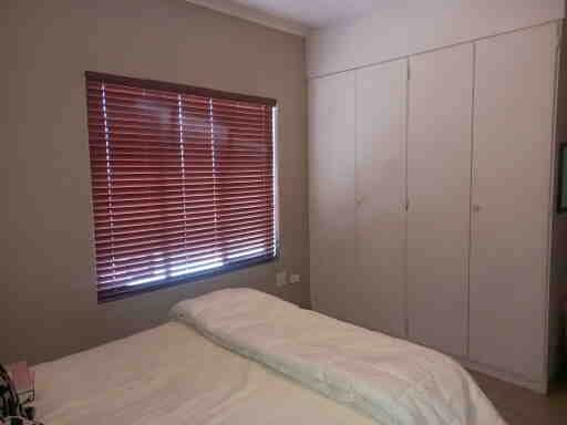 2 Bed Apartment in Constantia Kloof photo number 11