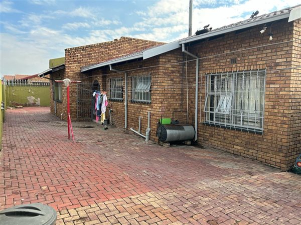 3 Bedroom House 3 Bedroom House