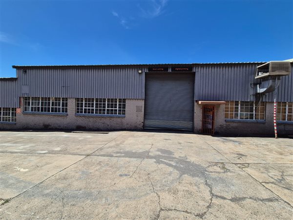 782  m² Industrial space