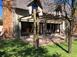 5 Bed House in Leeuwfontein Estate
