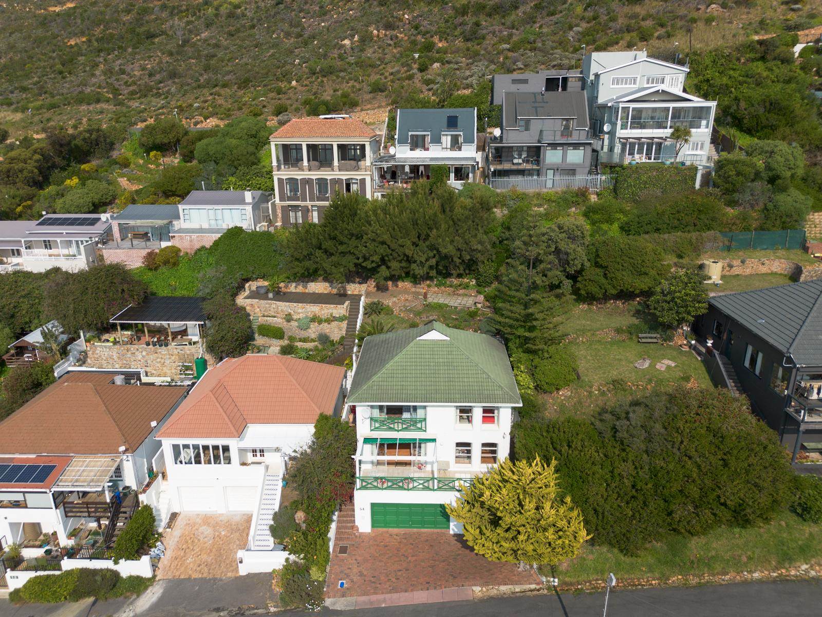 3 Bed House in Simons Town photo number 2