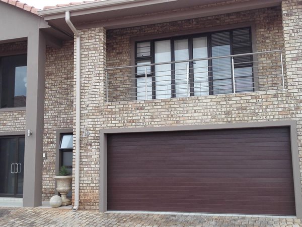 4 Bed Townhouse in Mooivallei Park