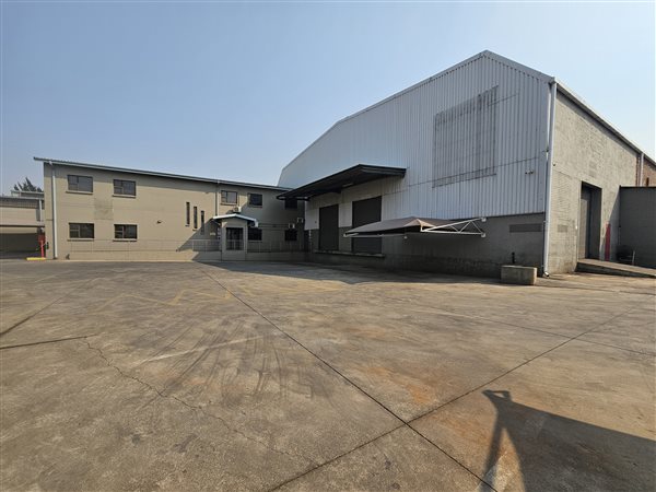 4 275  m² Industrial space