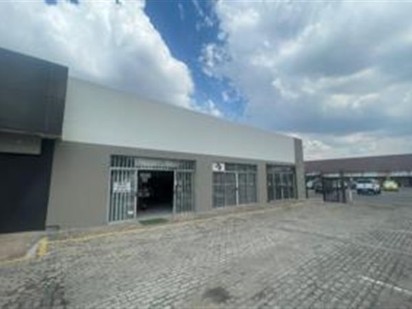 1 150  m² Commercial space
