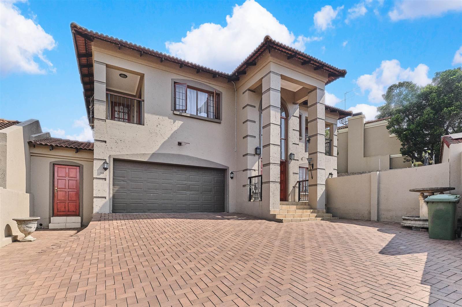 4 Bed Cluster in Lonehill photo number 1