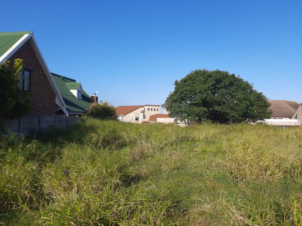 800 m² Land available in Outeniqua Strand photo number 6