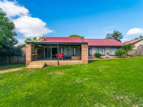 3 Bedroom House 3 Bedroom House