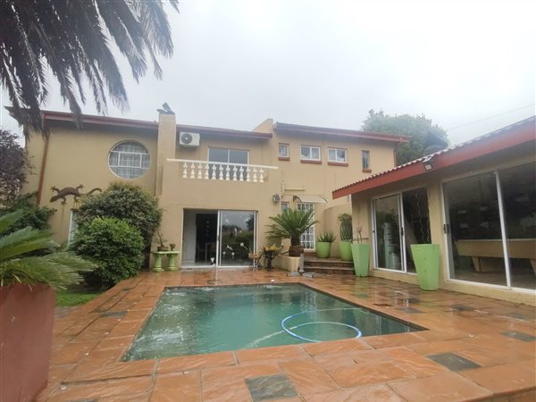 4 Bedroom House 4 Bedroom House