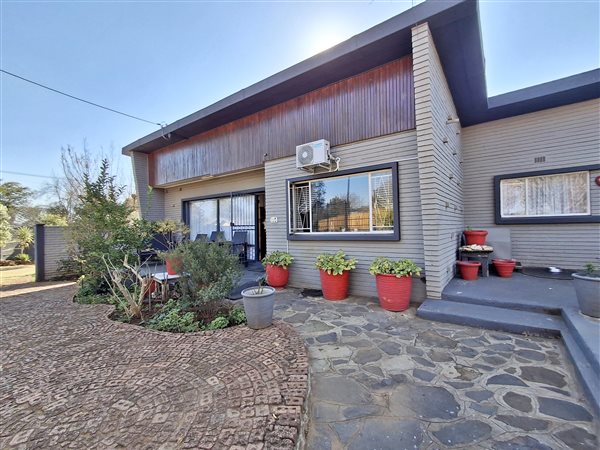 4 Bedroom House 4 Bedroom House