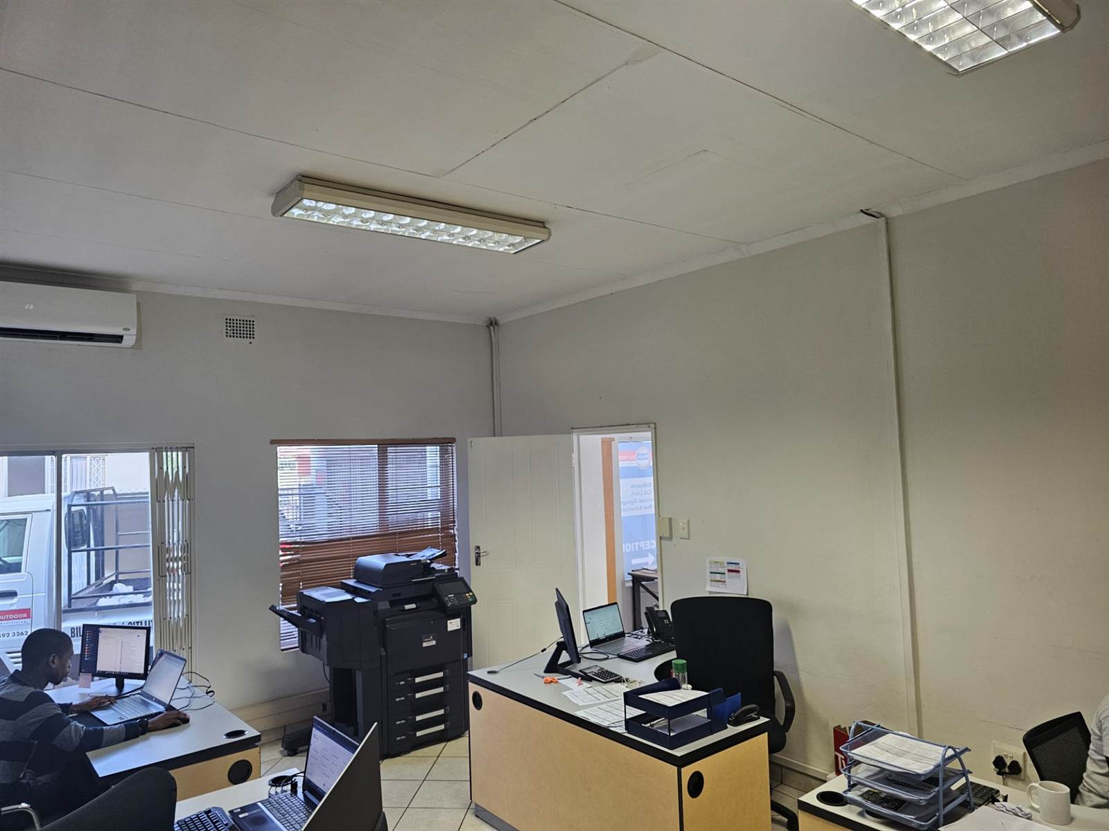 146.1  m² Office Space in Bo Dorp photo number 3