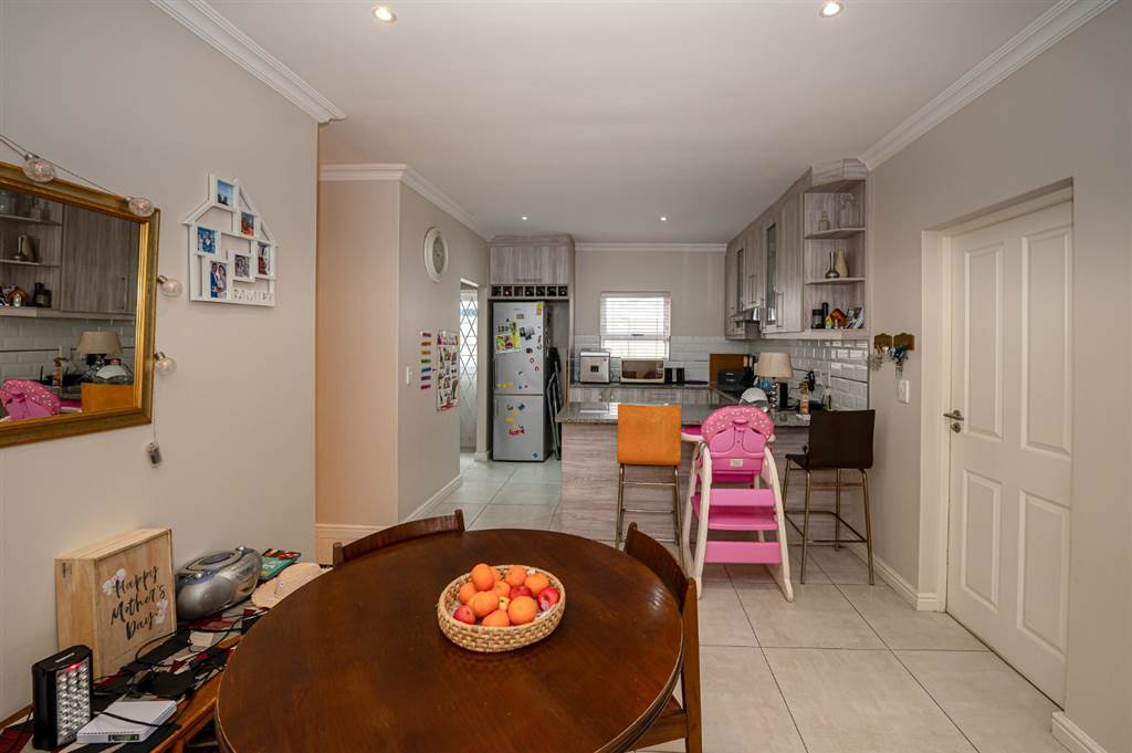 4 Bed House in Parklands North photo number 6