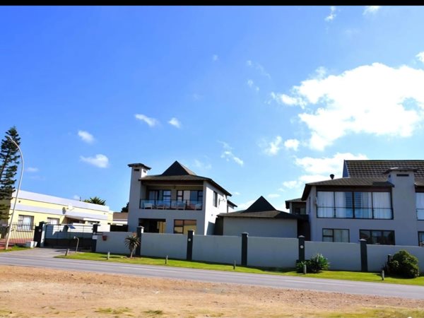 3 Bedroom Apartment 3 Bedroom Apartment