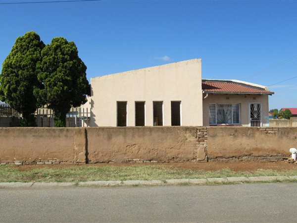 3 Bed House in Randfontein Central