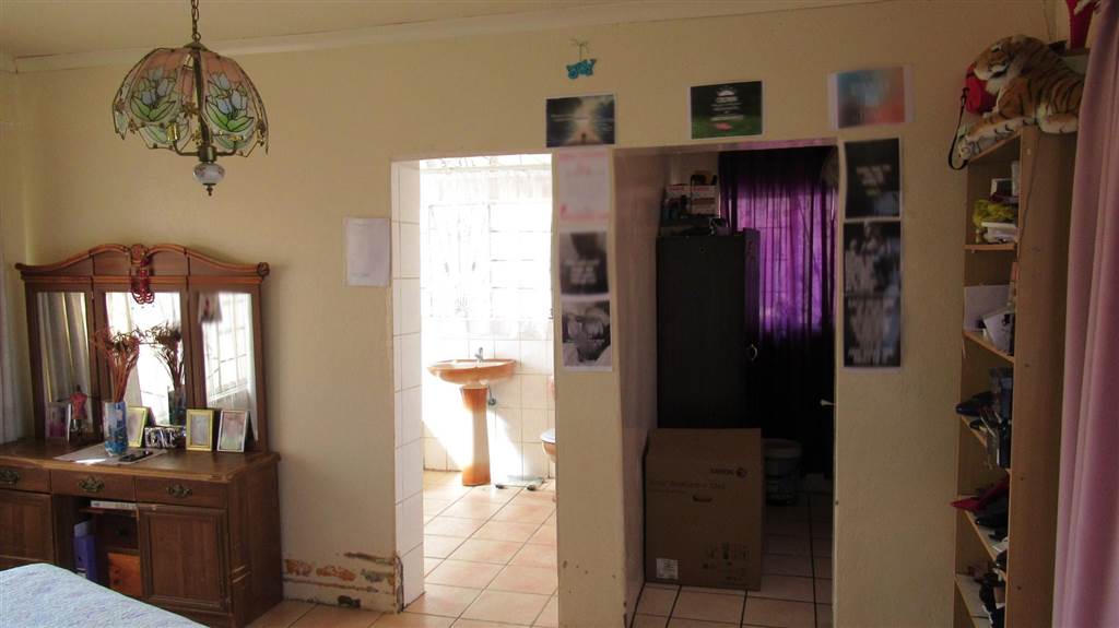 3 Bed House in Randfontein Central photo number 13