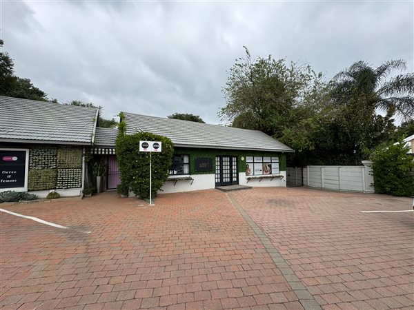 81  m² Commercial space in Parkmore