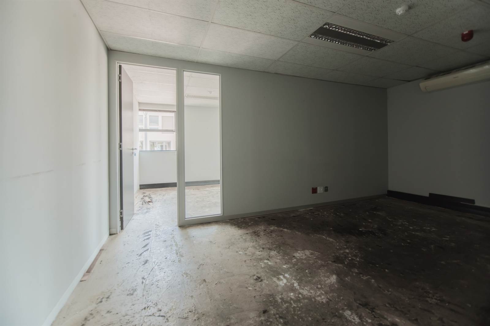 736  m² Commercial space in Randjespark photo number 24