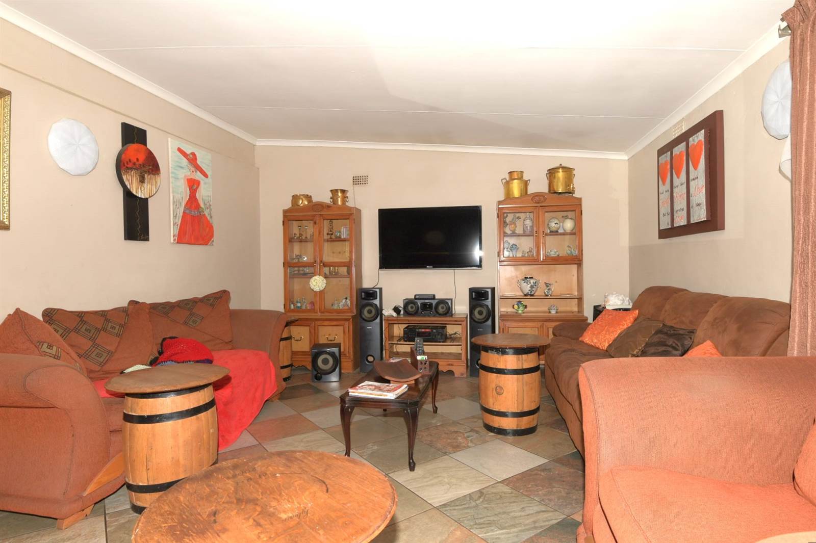 4 Bed House in Daggafontein photo number 8