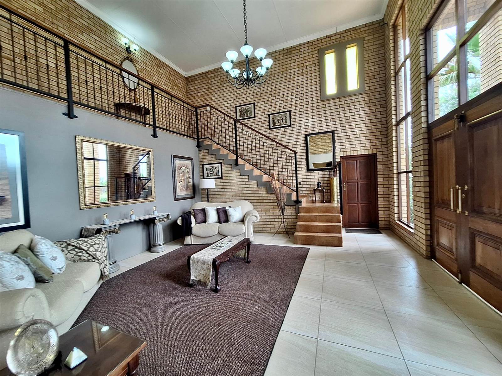 8 Bed House in Grootfontein Estate photo number 5