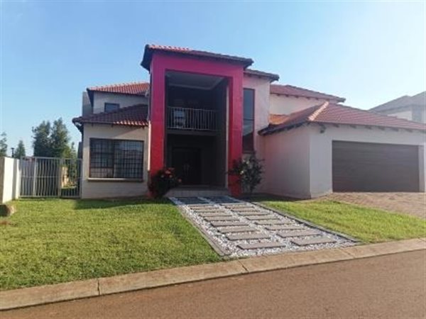4 Bed House in Olievenhoutbos