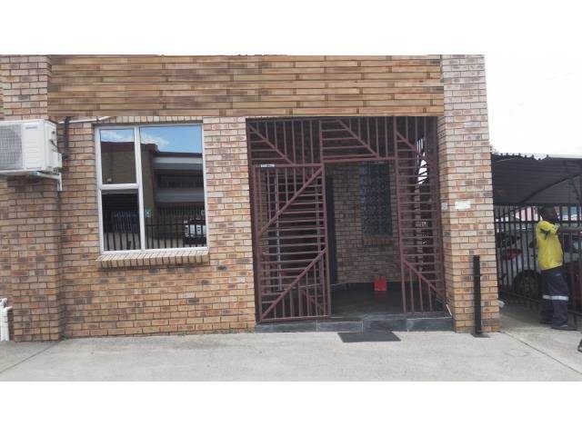 1000  m² Office Space in Witbank Central photo number 2