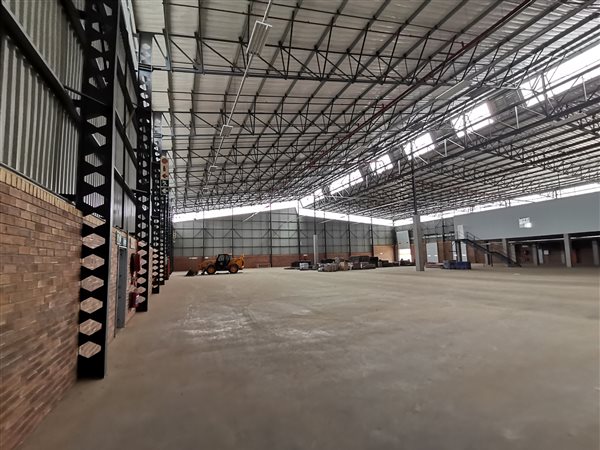 3 573  m² Industrial space