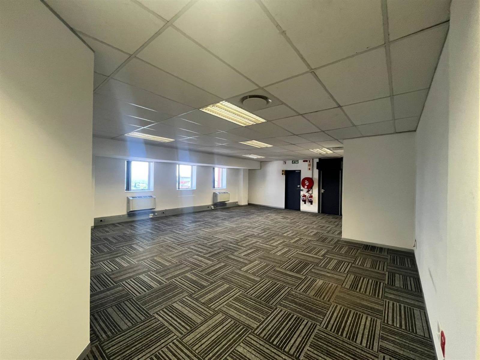 528  m² Commercial space in Rosebank photo number 3