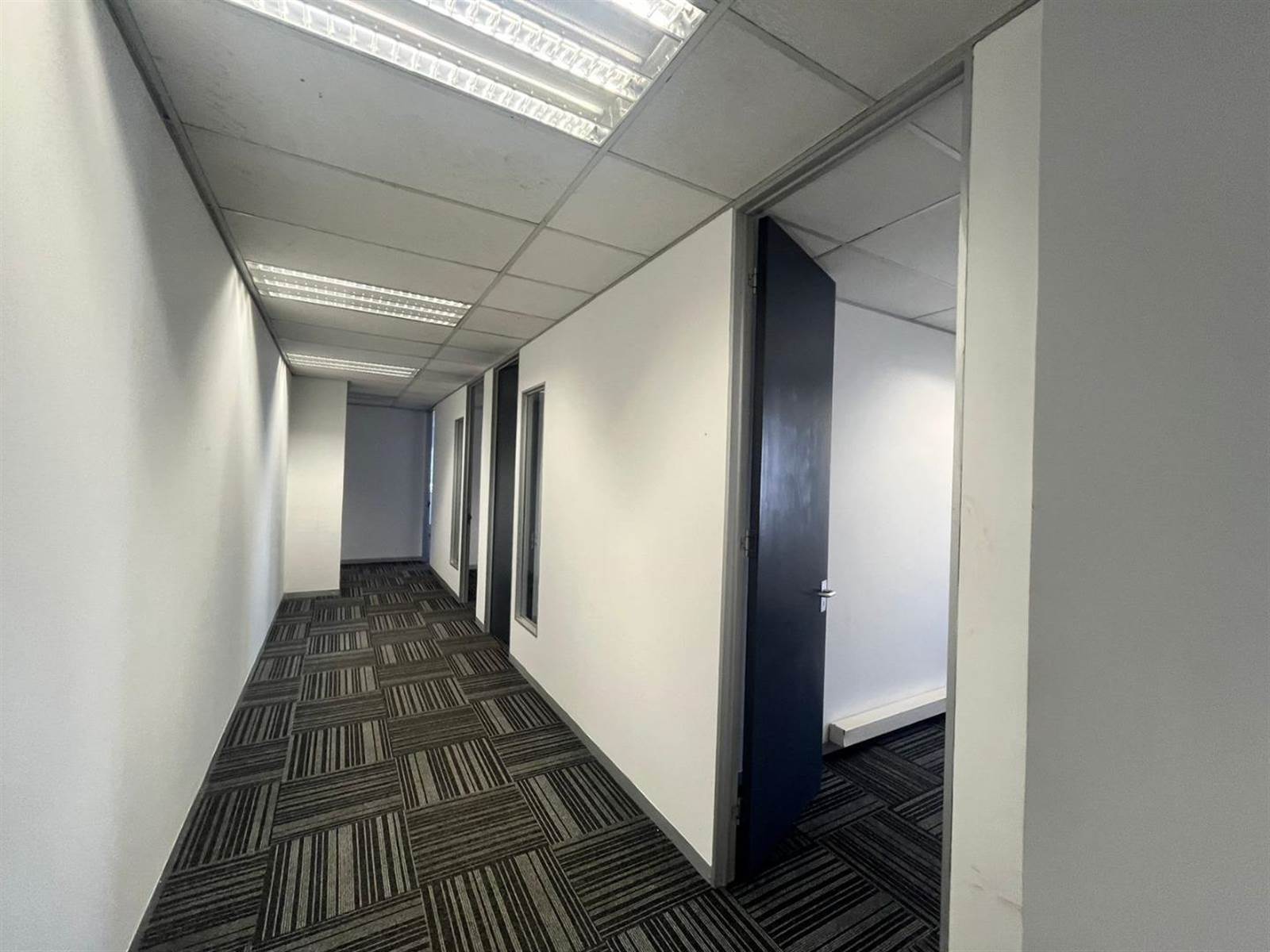 528  m² Commercial space in Rosebank photo number 15