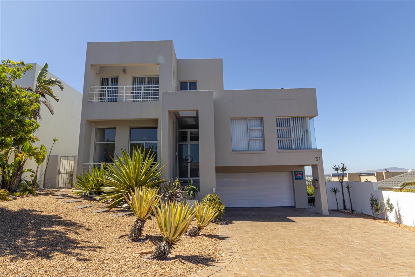 4 Bed House in West Beach photo number 2