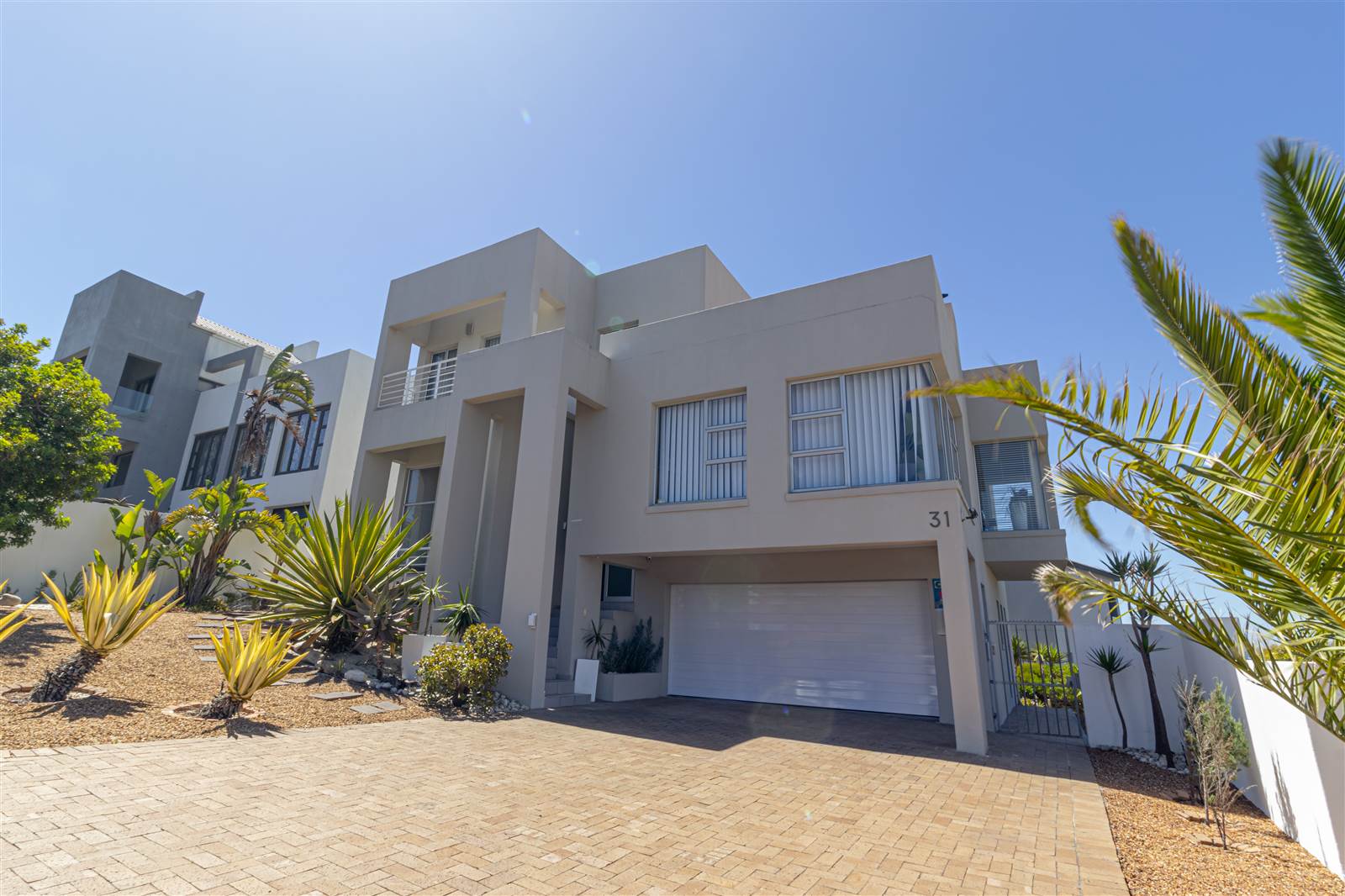 4 Bed House in West Beach photo number 1