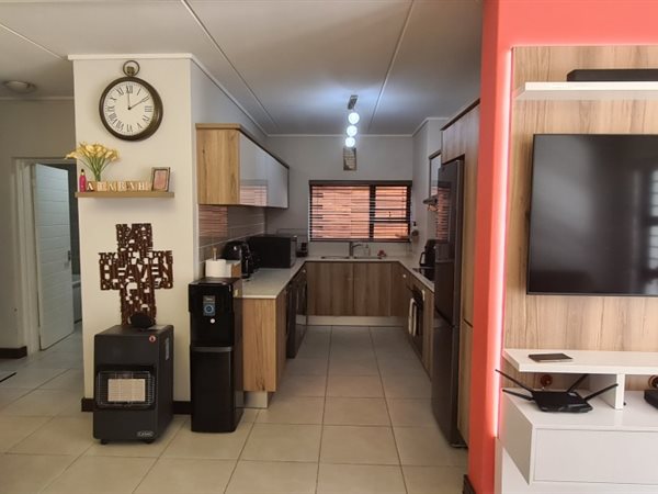 3 Bedroom Apartment 3 Bedroom Apartment