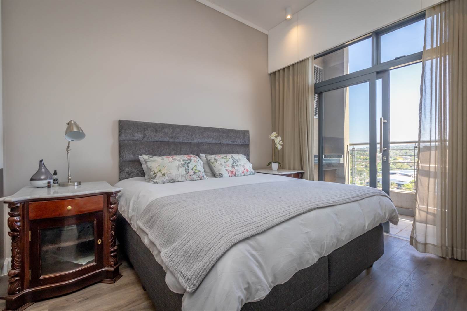 1 Bed Apartment in Menlyn photo number 9