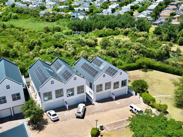 3 Bedroom Townhouse 3 Bedroom Townhouse