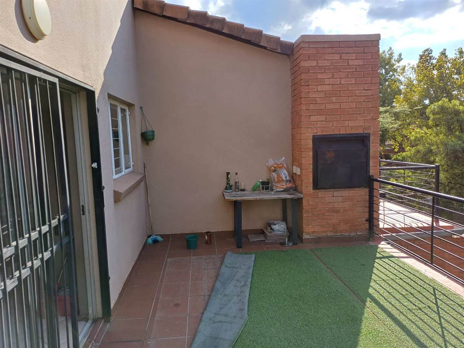 1 Bed Apartment in Ruimsig photo number 10