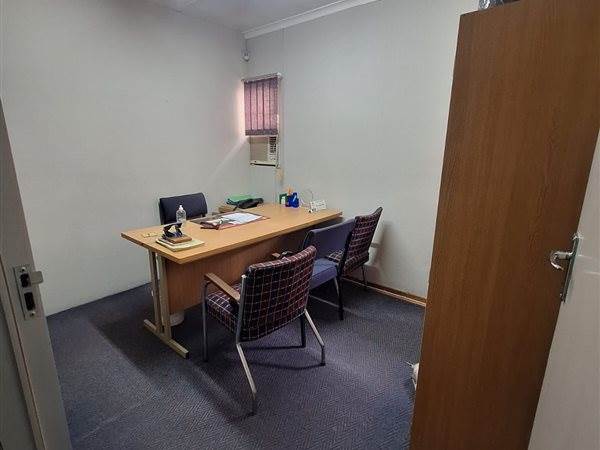 98  m² Office Space in Kroonstad photo number 7