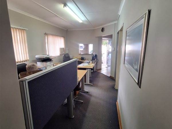 98  m² Office Space in Kroonstad photo number 9
