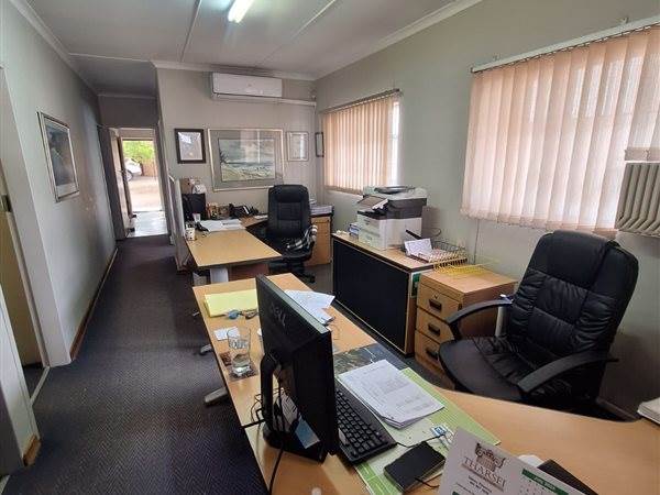 98  m² Office Space in Kroonstad photo number 11