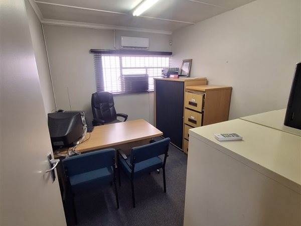 98  m² Office Space in Kroonstad photo number 10