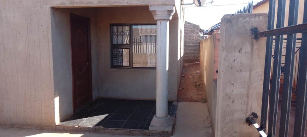 2 Bed House in Sebokeng photo number 12