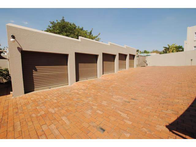 2 Bed Apartment in Rivonia photo number 16