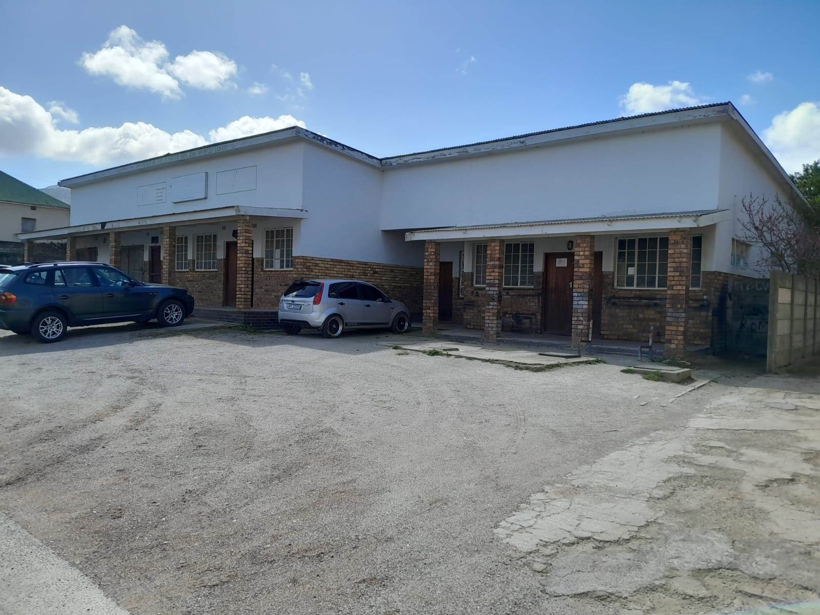 115  m² Commercial space in Caledon photo number 1