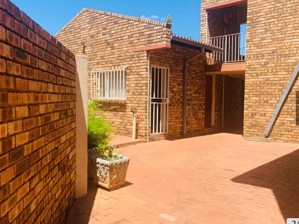 2 Bedroom Townhouse 2 Bedroom Townhouse