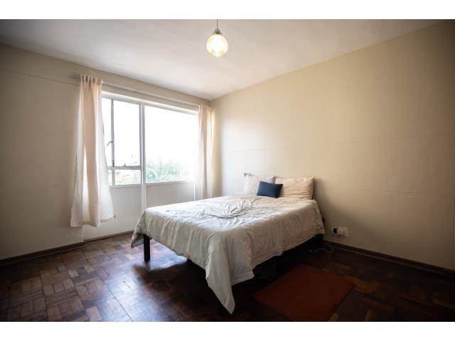 1.5 Bed Flat in Sunnyside photo number 3