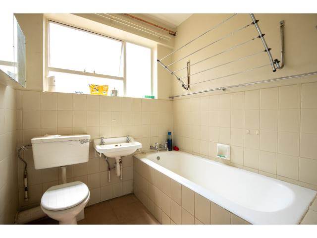 1.5 Bed Flat in Sunnyside photo number 6