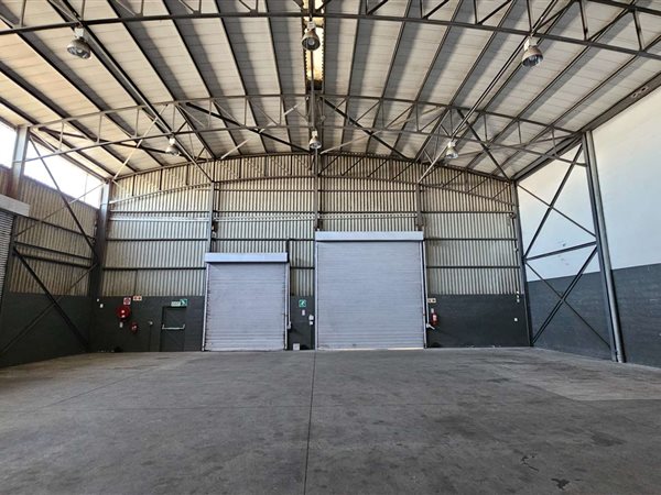 588  m² Industrial space