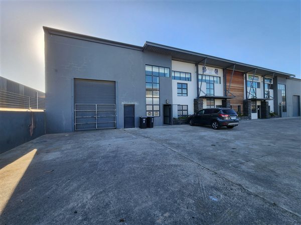 608  m² Industrial space