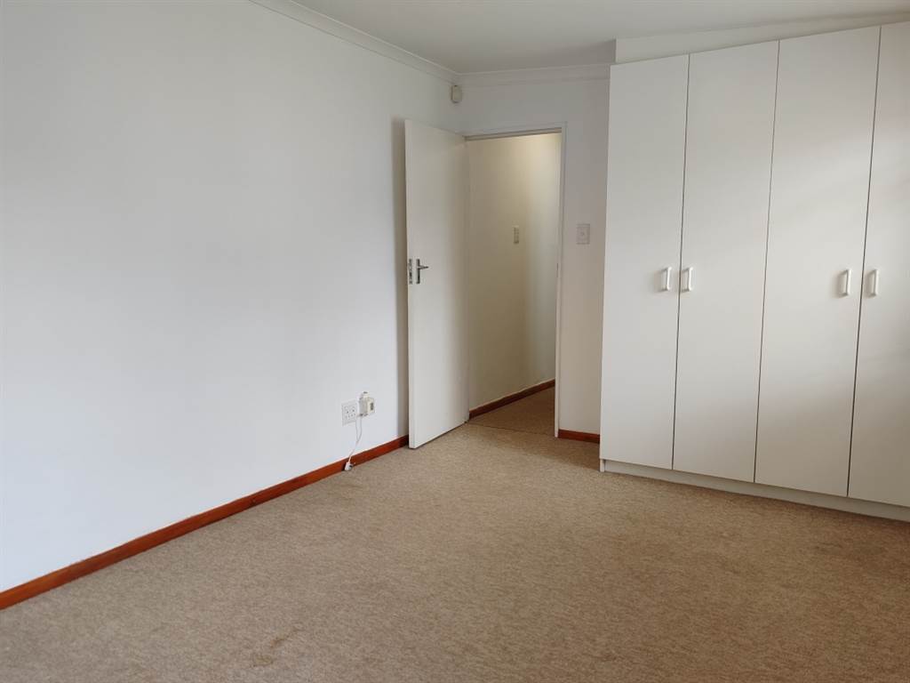 1 Bed Apartment in Fish Hoek photo number 12